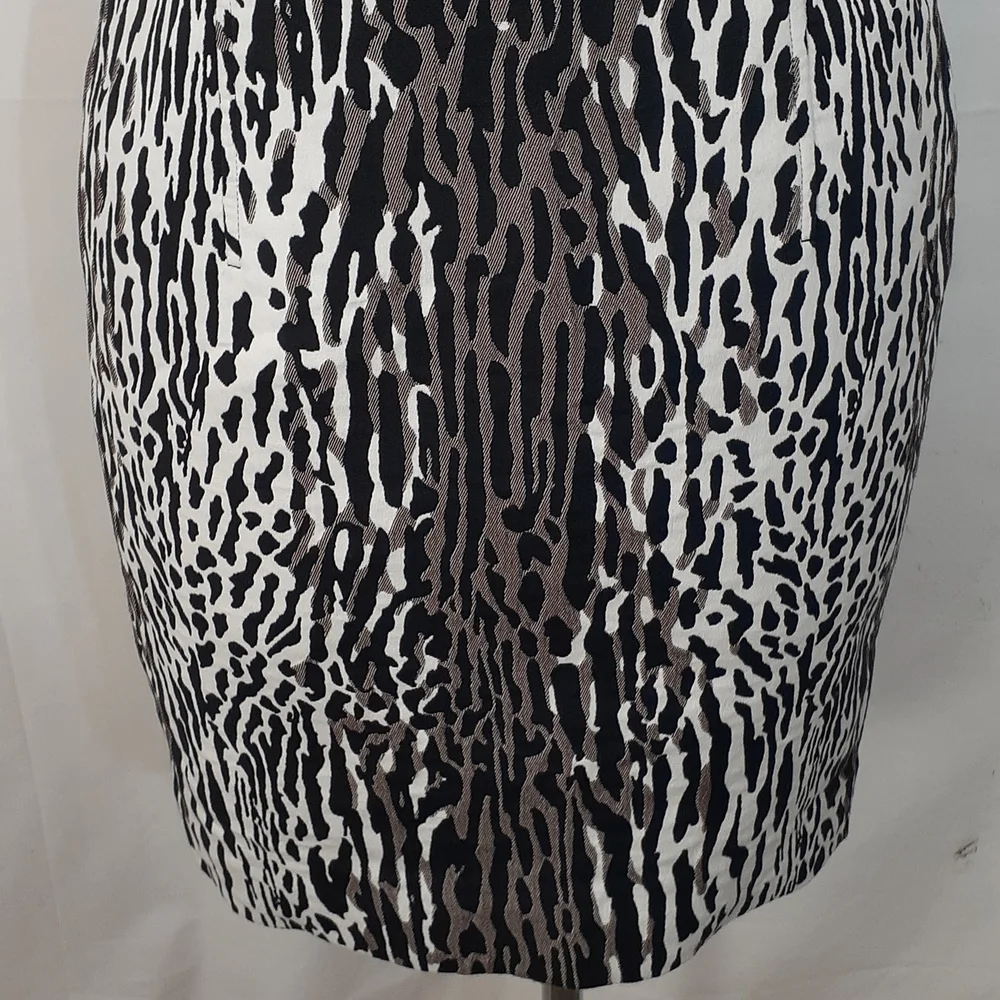 St. John animal print bodycon dress white black brown size 6 - Picture 3 of 6